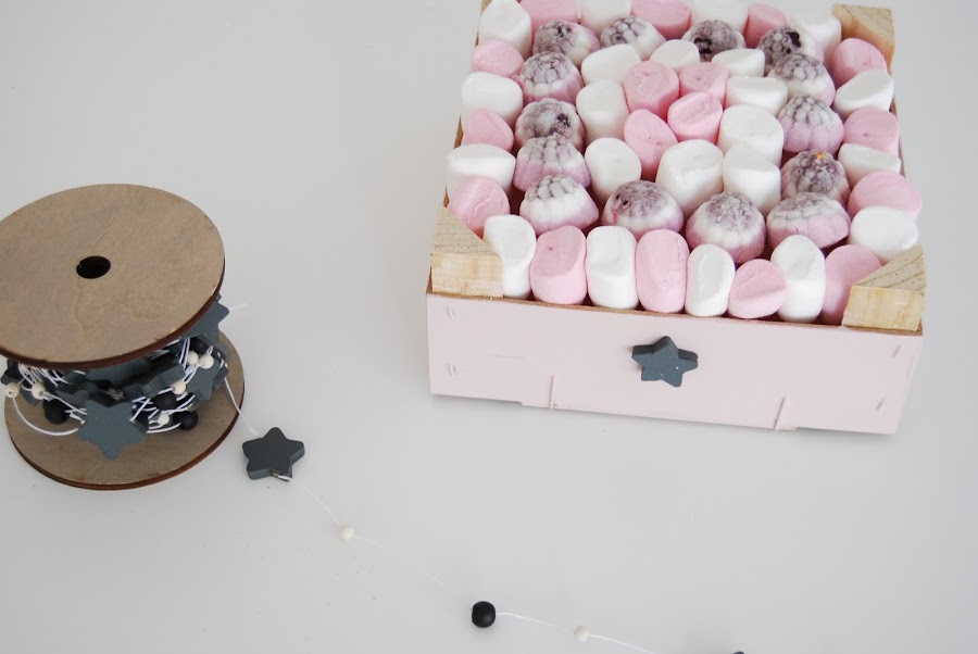 Centro de chuches en tonos rosa. Pink candy box DIY