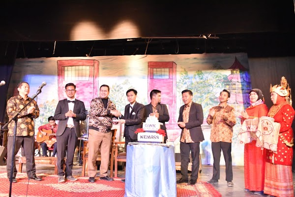 HUT Kemass ke-43, Bapak Helmi Fauzi: Mari Kita Perkenalkan Kebudayaan Sumatra Selatan kepada Masyarakat Internasional HUT Kemass ke-43, Bapak Helmi Fauzi: Mari Kita Perkenalkan Kebudayaan Sumatra Selatan kepada Masyarakat Internasional