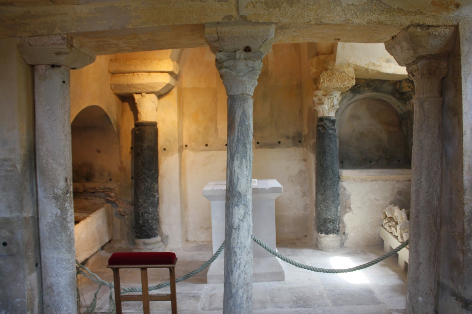 Atlas roman Jouarre Crypte SaintPaul (77)