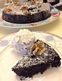 #gluteeniton #jauhoton #leivonta #suklaakakku #mutakakku #chocolatecake #cake #mudcake