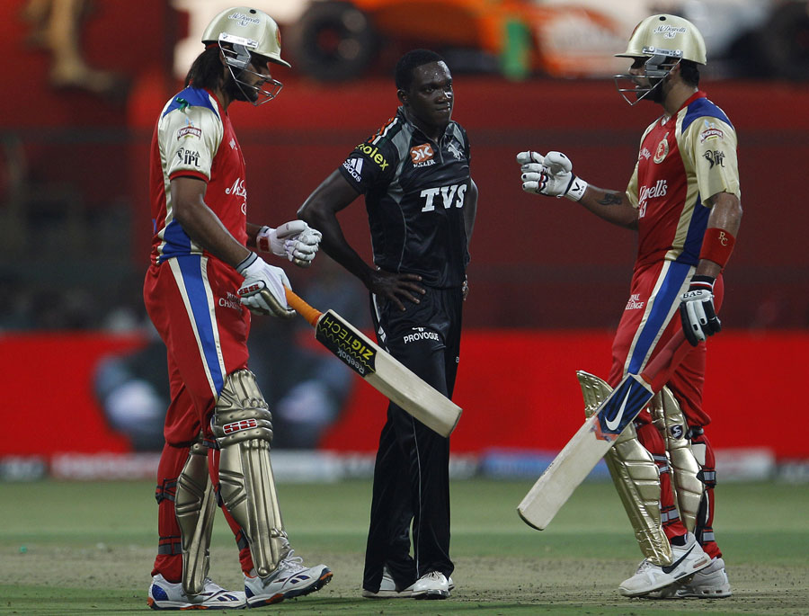Royal Bangalore v Pune Warriors 35th Match of IPL 4 Photos Virat Kohli Man of the Match