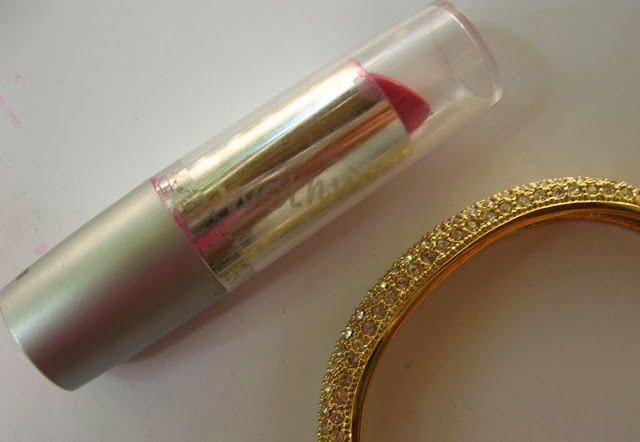 Wet N Wild Silk Finish Lipstick in Nouveau Pink Review, Swatches and FOTD