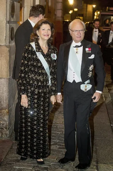 Queen Silvia, Crown Princess Victoria, Princess Madeleine wore gown, style toyal fahions