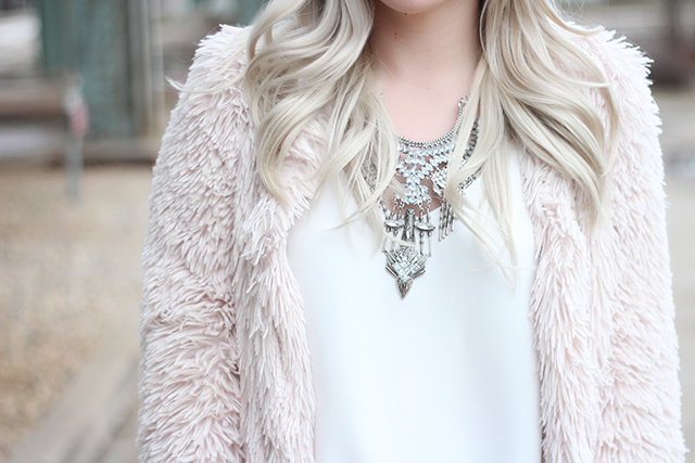 White and Blush spring outfit inspiration // via Canadian style blog Pretty Little Details