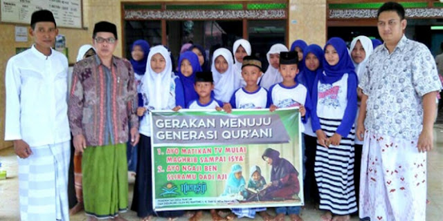 Di Desa Ini Ciptakan Gerakan Matikan TV untuk Belajar dan Ngaji Ba`da Maghrib Di Desa Ini Ciptakan Gerakan Matikan TV untuk Belajar dan Ngaji Ba`da Maghrib