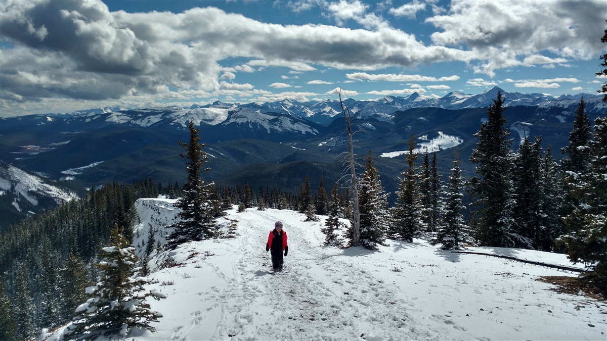 Hiking Prairie Mountain, Bragg Creek Play Outside Guide