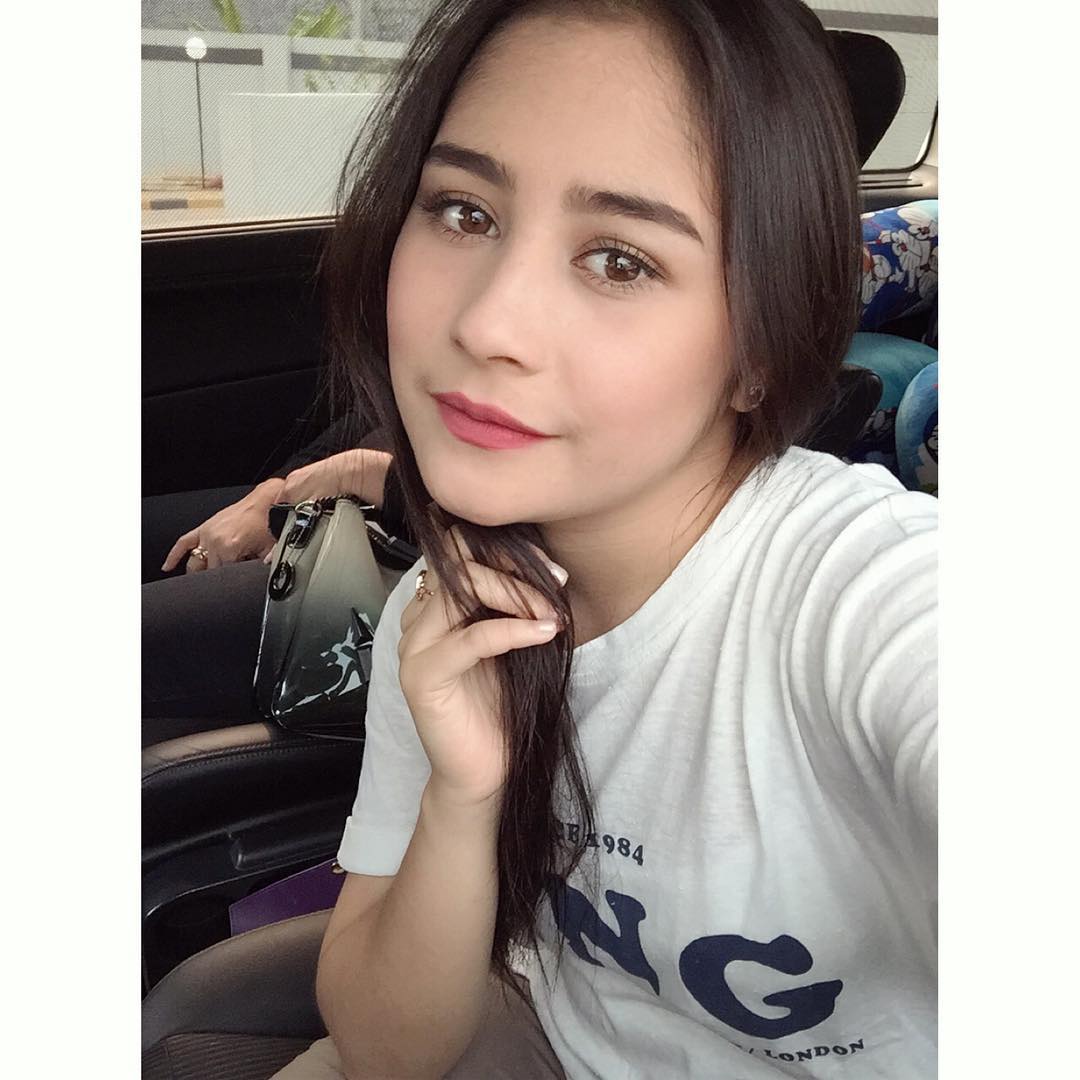 21 Foto Selfie Dan Seluruh Badan Prilly Latuconsina ~ Indonesian Paparazzi