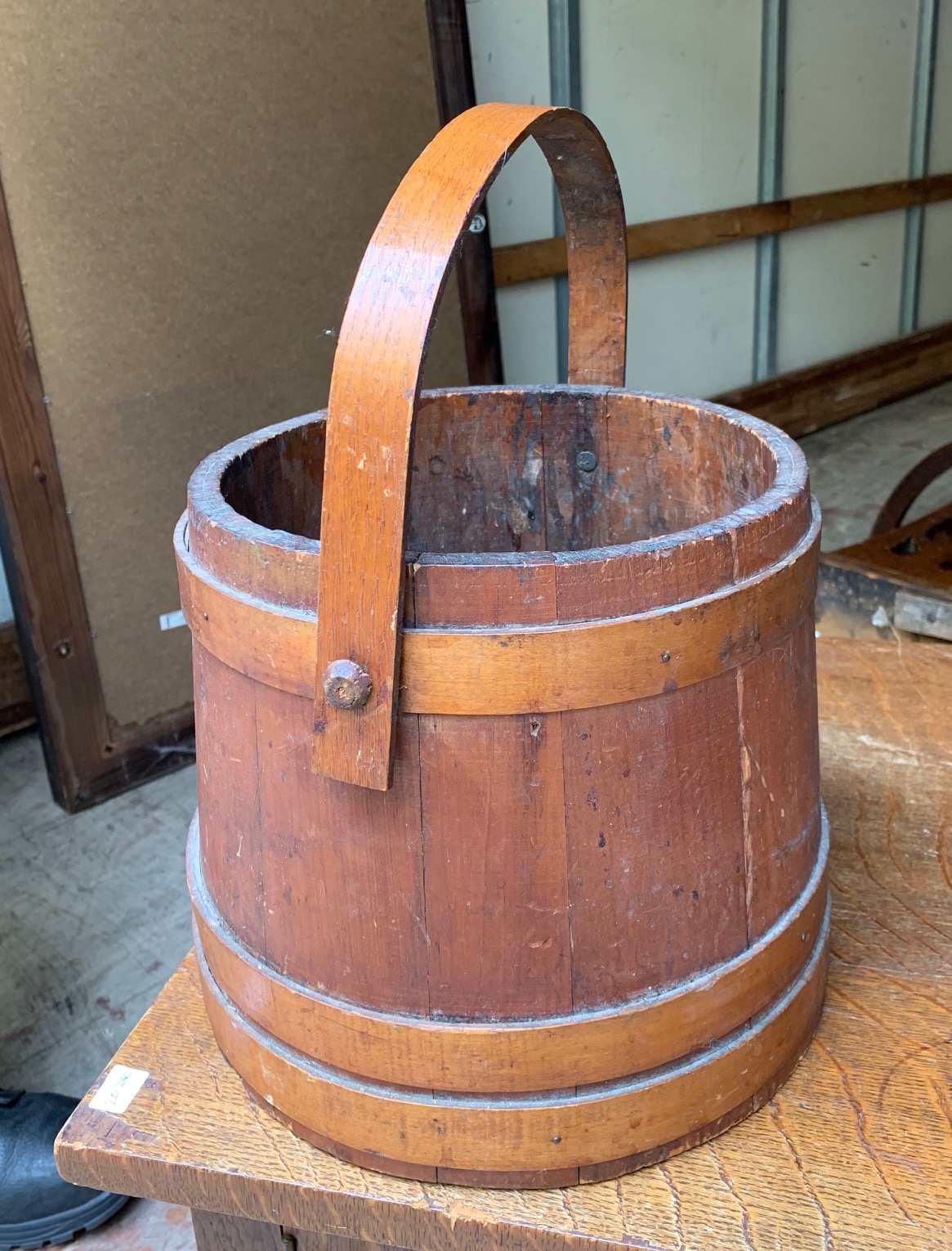 UHURU FURNITURE & COLLECTIBLES SOLD 26456 Vintage Wood 11” Diameter