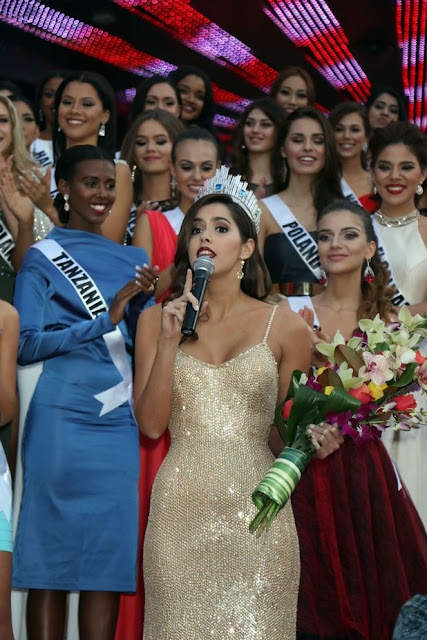 The moment Steve Harvey announces the WRONG Miss Universe winner - and has to hand back crown