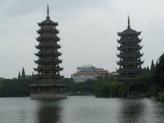 Yangshuo pagode gemelle guilin