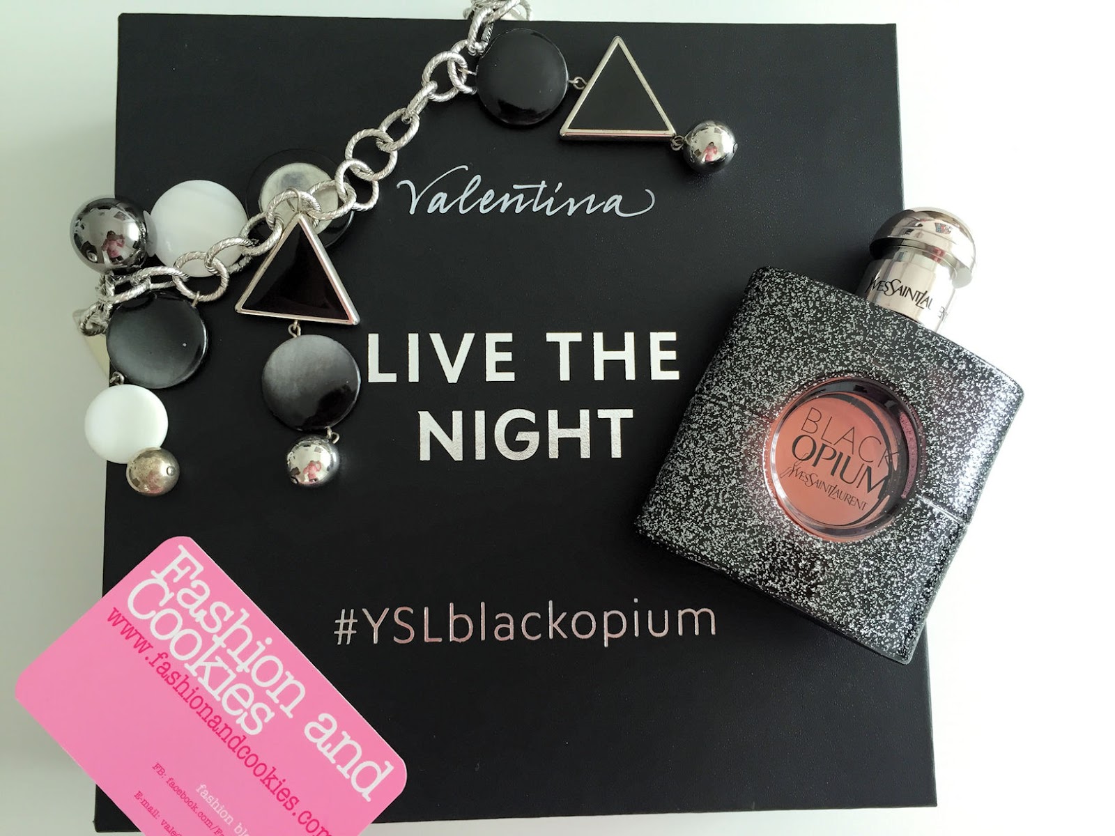 YSL Black Opium Nuit Blanche fragrance review and presentation on Fashion and Cookies fashion and beauty blog, beauty blogger