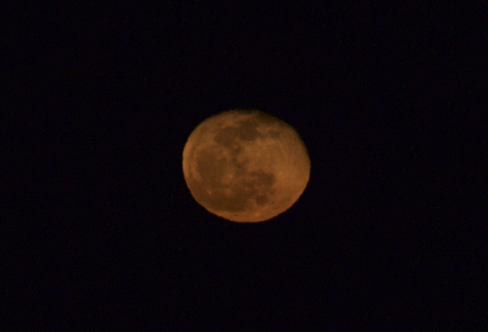 orange moon 1/15 sec