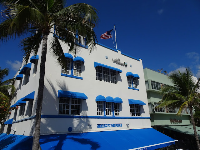 Uno de los edificios de Art Deco en la calle Ocean Drive de South Beach 