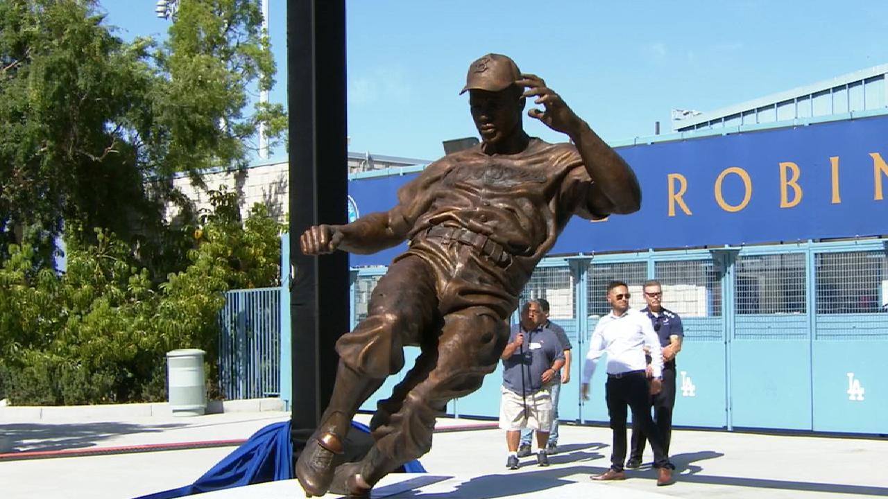 AFRICAN AMERICAN REPORTS Dodgers unveil statue of Jackie Robinson at