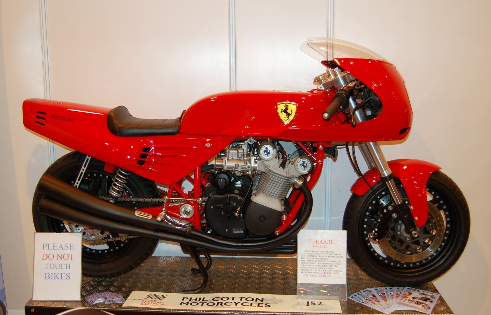 РњРѕС‚РѕС†РёРєР» Ferrari