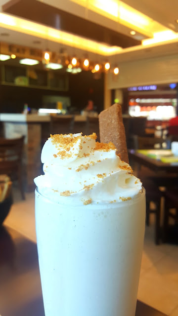 dubai blogger food baydar arabic vanilla milkshake