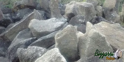 Pedra para cascata na piscina, tipo pedra natural.