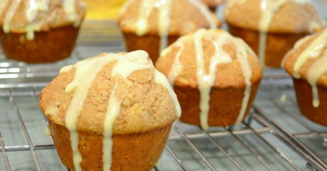 The Savvy Kitchen: Banana Muffins with Cream Cheese Filling