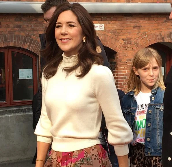 Crown Princess Mary wore a Valentino pleated printed silk crepe de chine midi skirt