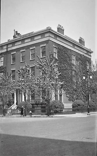 Daytonian in Manhattan: The Lost William C. Rhinelander Mansion - 14 Washington  Square North