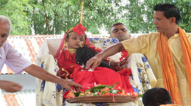 শ্রীমঙ্গলে কুমারী সেজেছে ৬ বছরের নন্দিনী