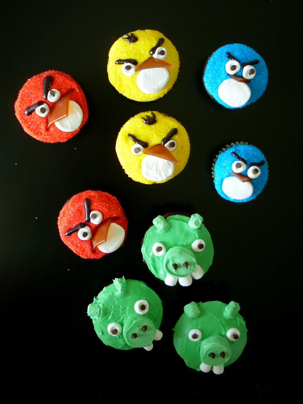 Candy Bar Cupcakes: Angry Birds Cupcakes