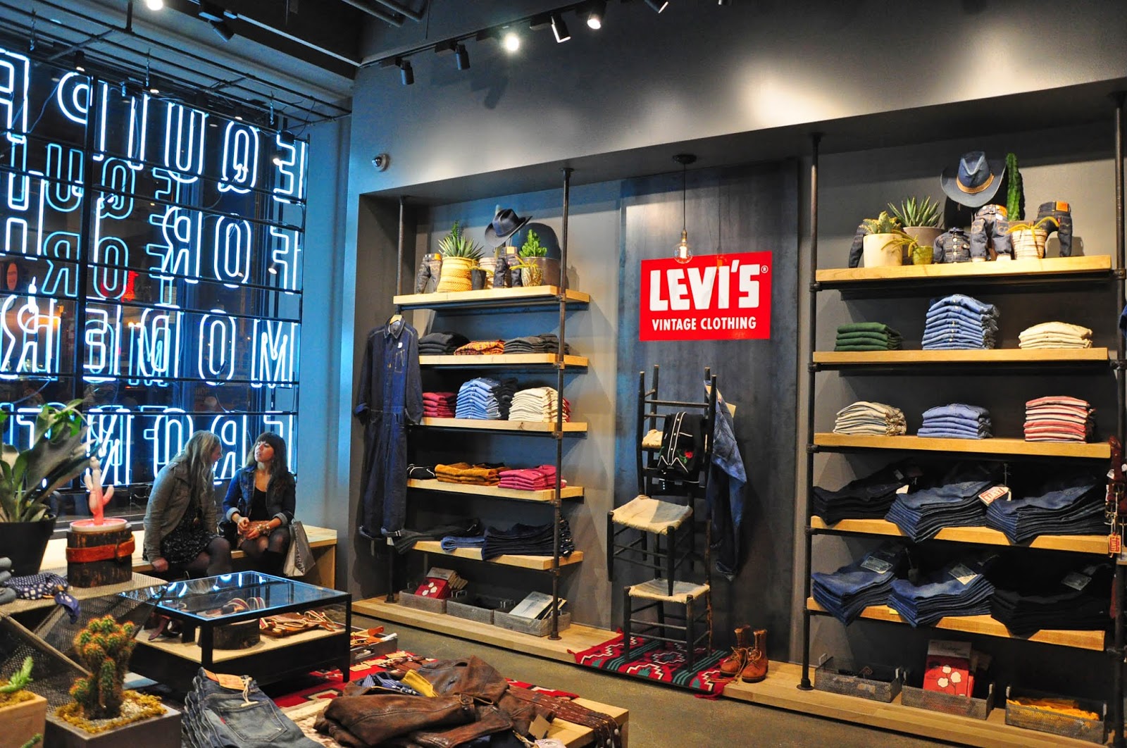 Art and Entertain me: Party shots from the opening of Levi&#39;s new store in San Francisco