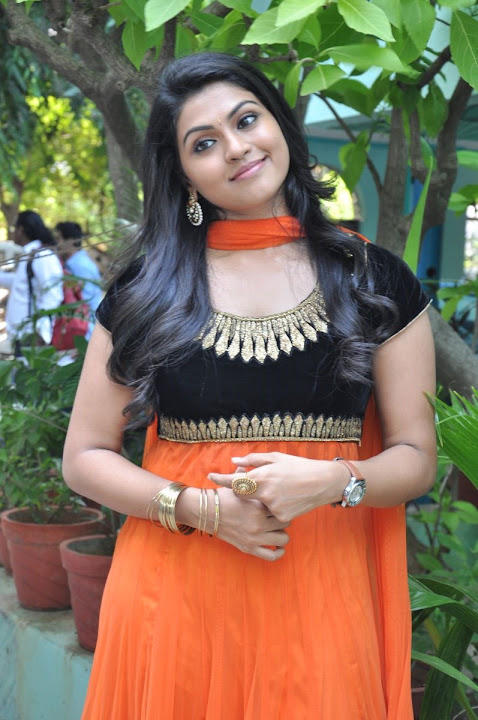 Nandhana at Uyirukku Uyiraga Pressmeet