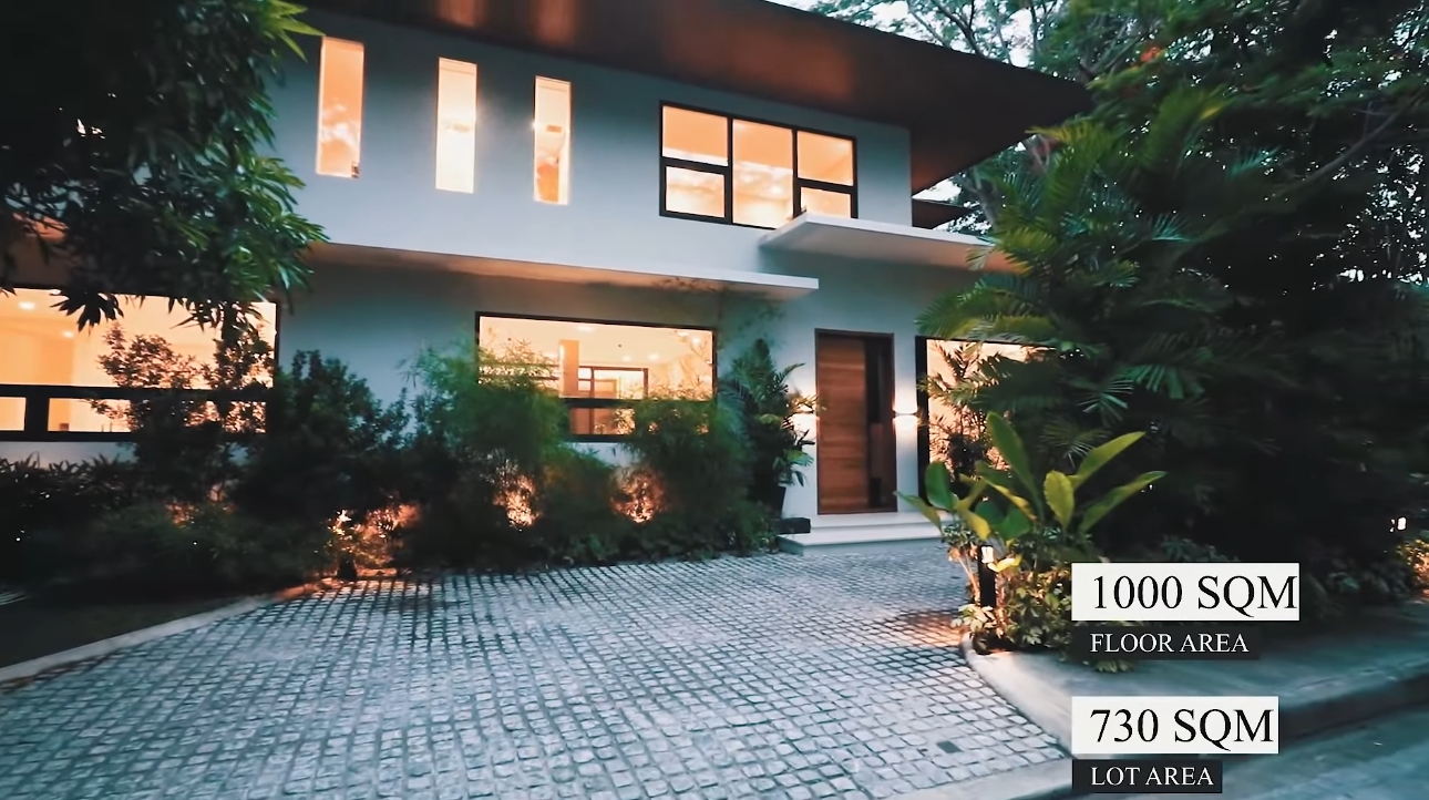 8 Photos vs. OPEN House A12 || Ayala Alabang EXCEPTIONAL TROPICAL OASIS, Brand New House and Lot for Sale - Luxury Home Video Tour 8 Photos vs. OPEN House A12 || Ayala Alabang EXCEPTIONAL TROPICAL OASIS, Brand New House and Lot for Sale - Luxury Home Video Tour