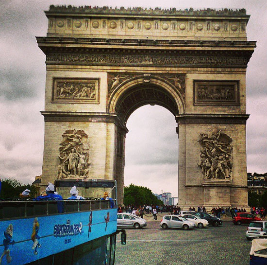 10 gambar Zizan Razak Vs Smurf Di Paris