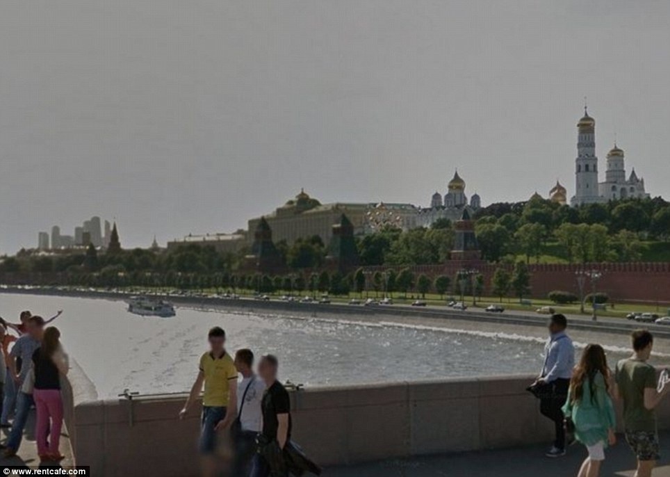 Moscow - 8 Then-And-Now Photos Show How Much Famous Cities Have Changed. Moscow - 8 Then-And-Now Photos Show How Much Famous Cities Have Changed.
