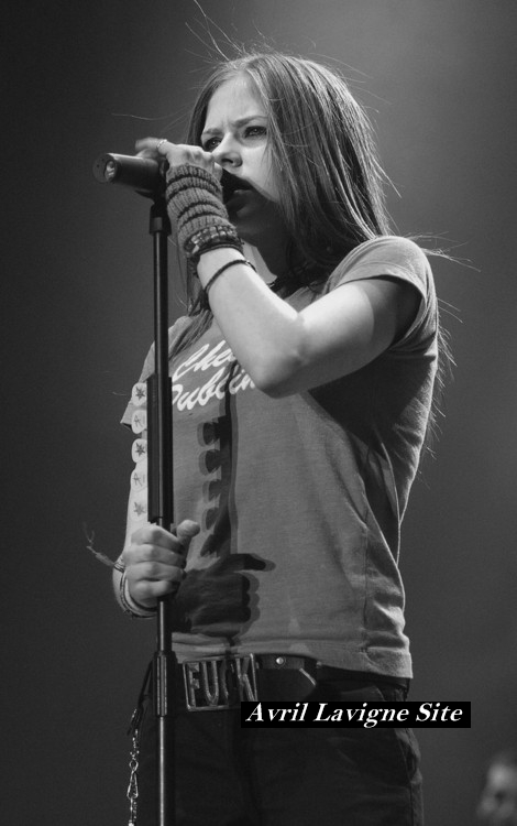 Avril Lavigne Site Try To Shut Me Up Tour