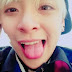f(x)'s Amber posed for a set of funny SelCa pictures