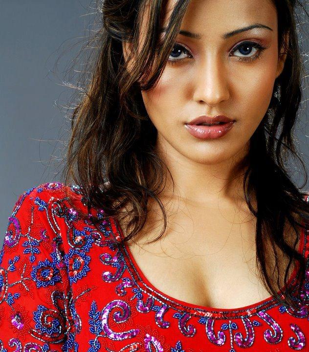 Chirutha Heroine Neha Sharma Photos Chirutha Heroine Neha Sharma Photos