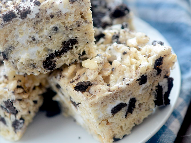COOKIES AND CREAM RICE KRISPY TREATS
