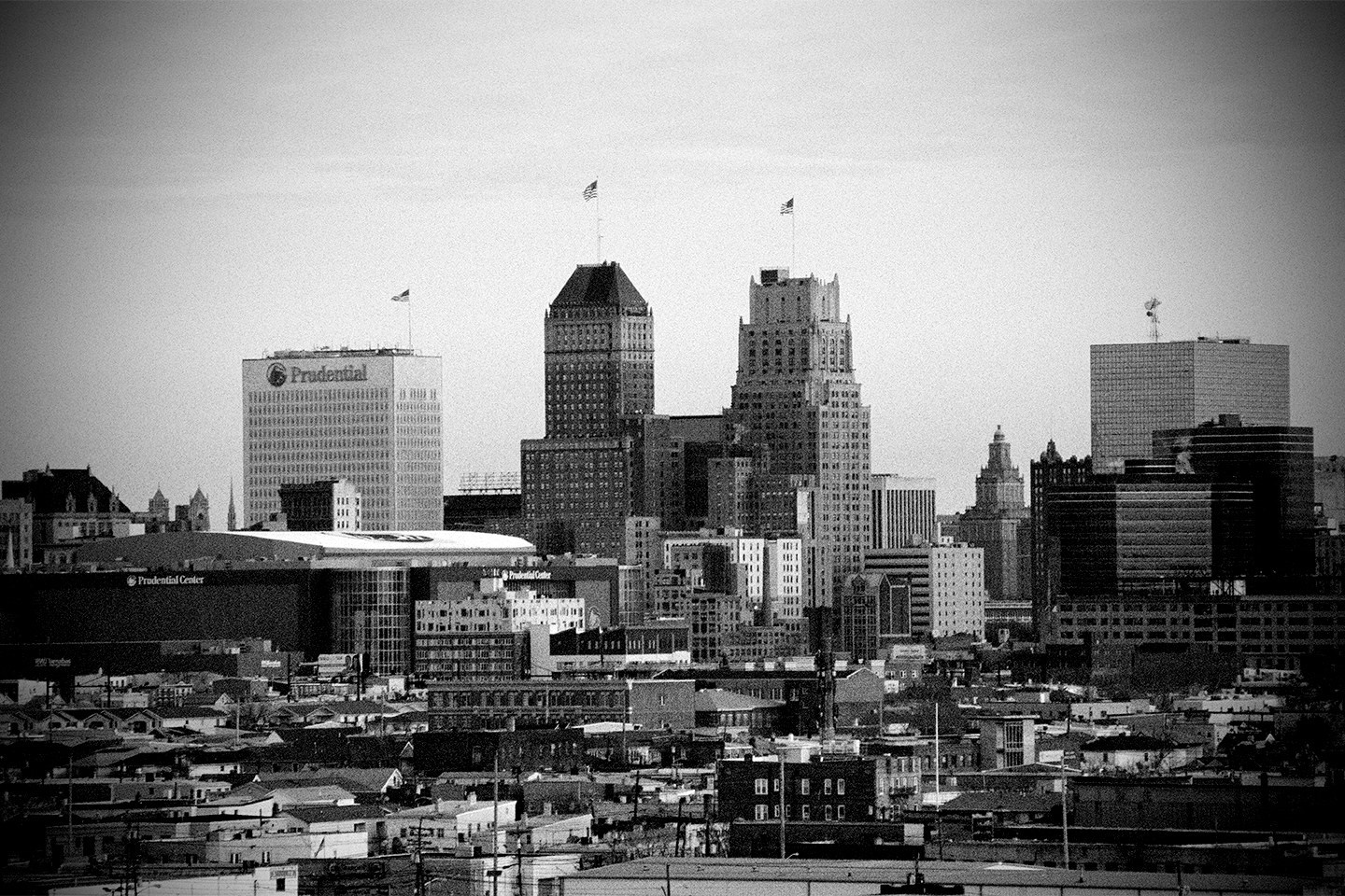 Book cheap flights from Newark to Las Vegas with different Airlines!!