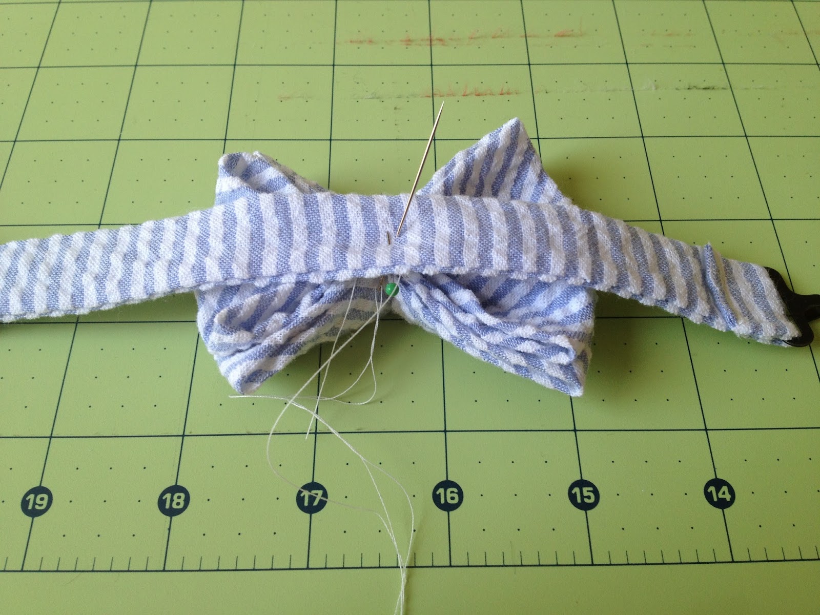 how to use a pre tied bow tie