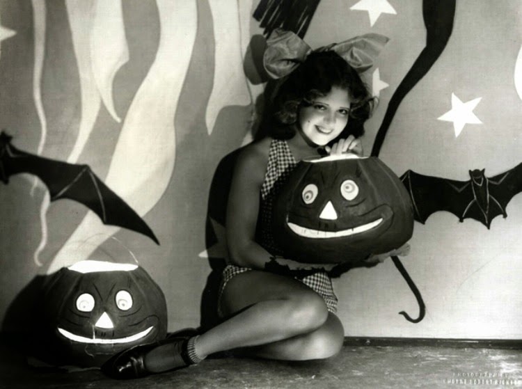 A Vintage Nerd, Vintage Halloween Pinups, Vintage Blog