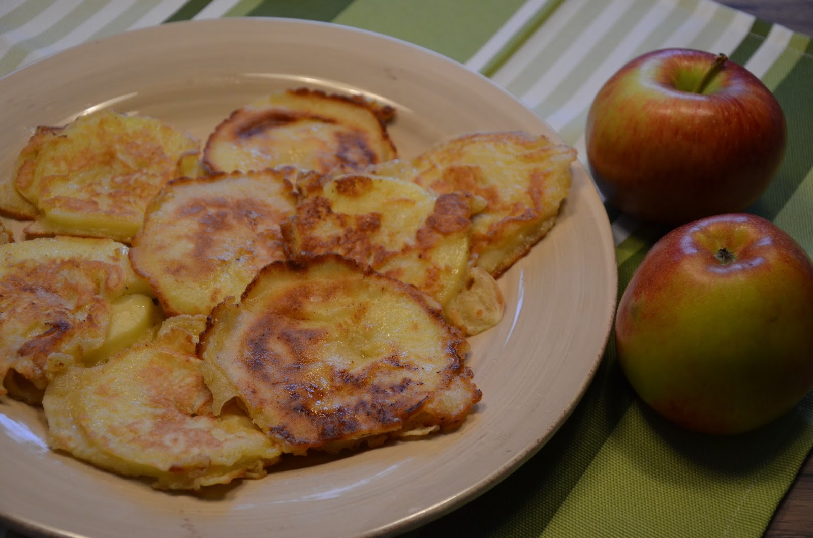 Apfelküchle - Rezeptra - Food and More