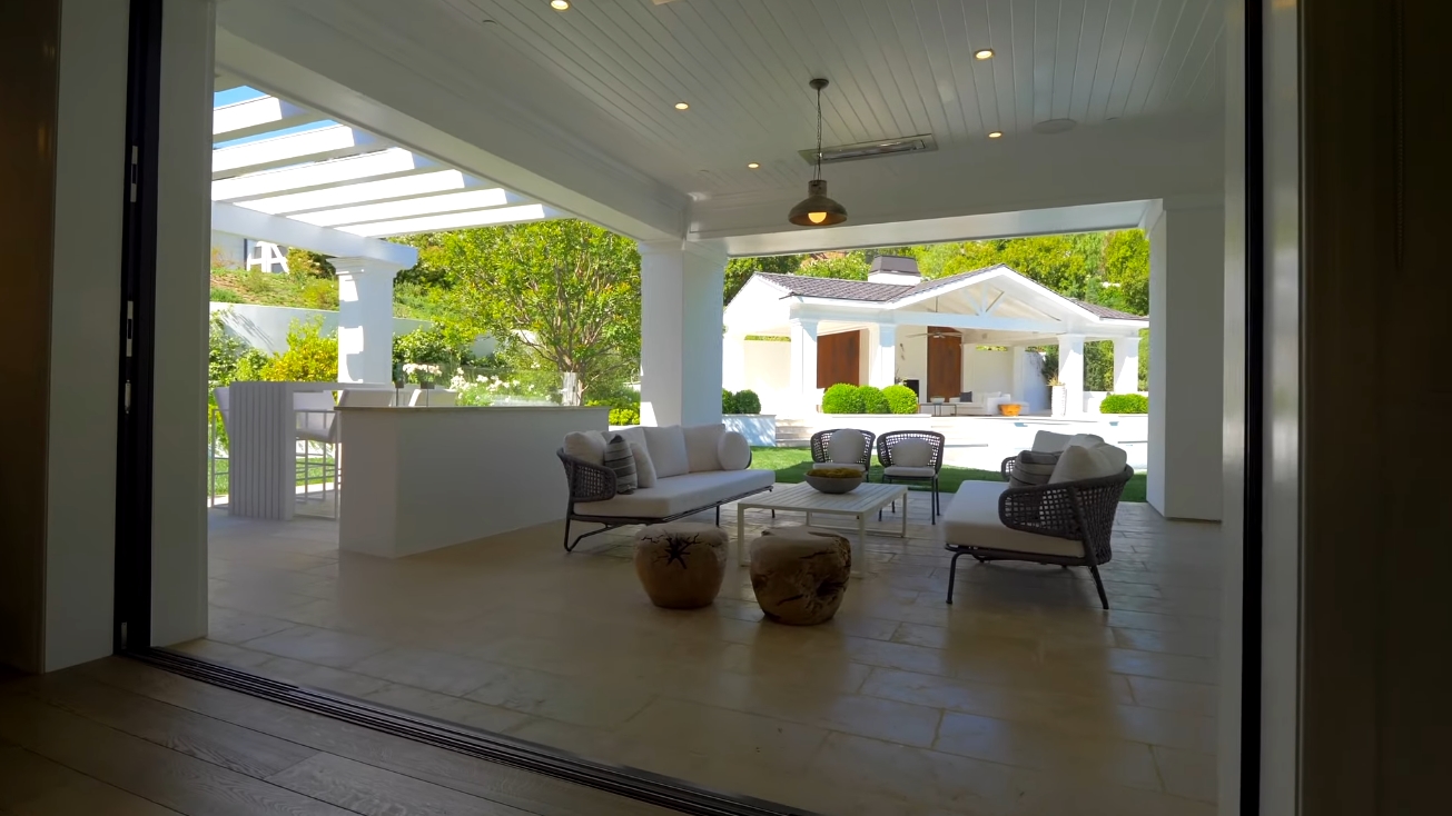 30 Photos vs. STEP INSIDE THE WEEKND CALABASAS HOUSE TOUR $24,995,000 - Luxury Home & Interior Design Tour