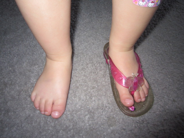 Journey to Motherhood: Goodbye to Her (My) Favorite Flip Flops