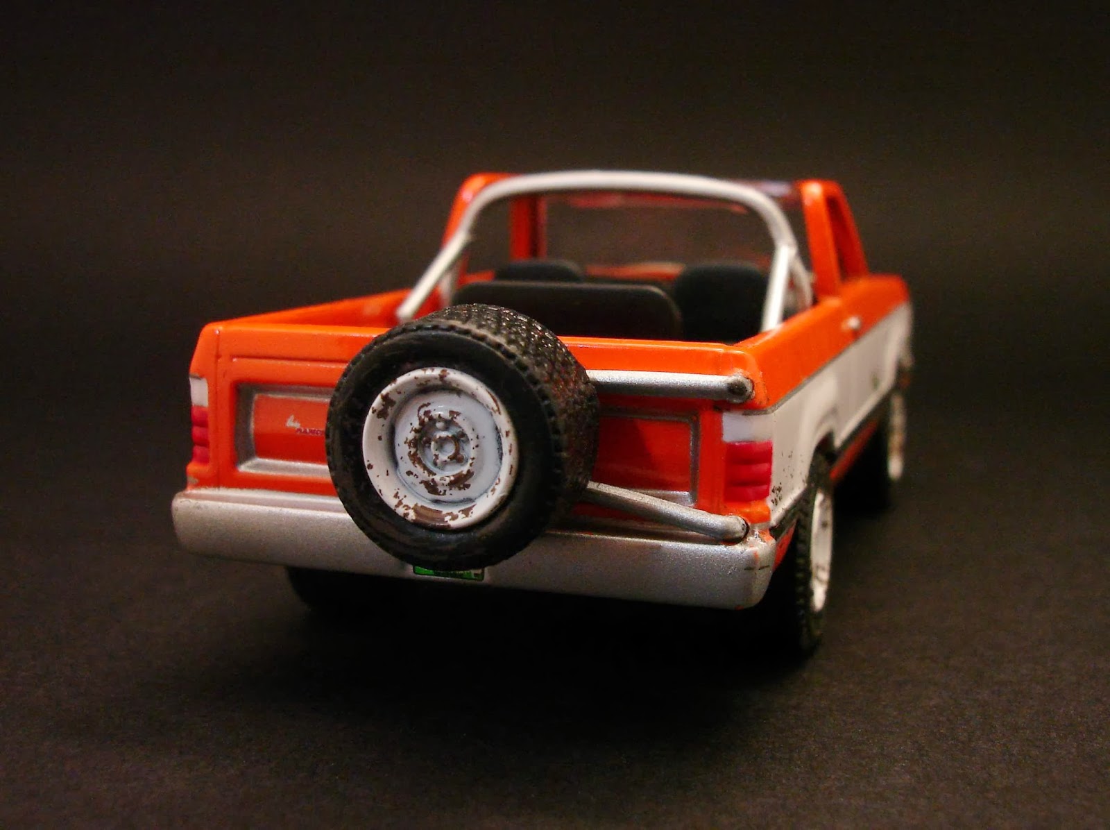 Diecast Hobbist 1978 Dodge Ramcharger