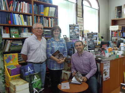 Firma de libros en la Librería Perruca