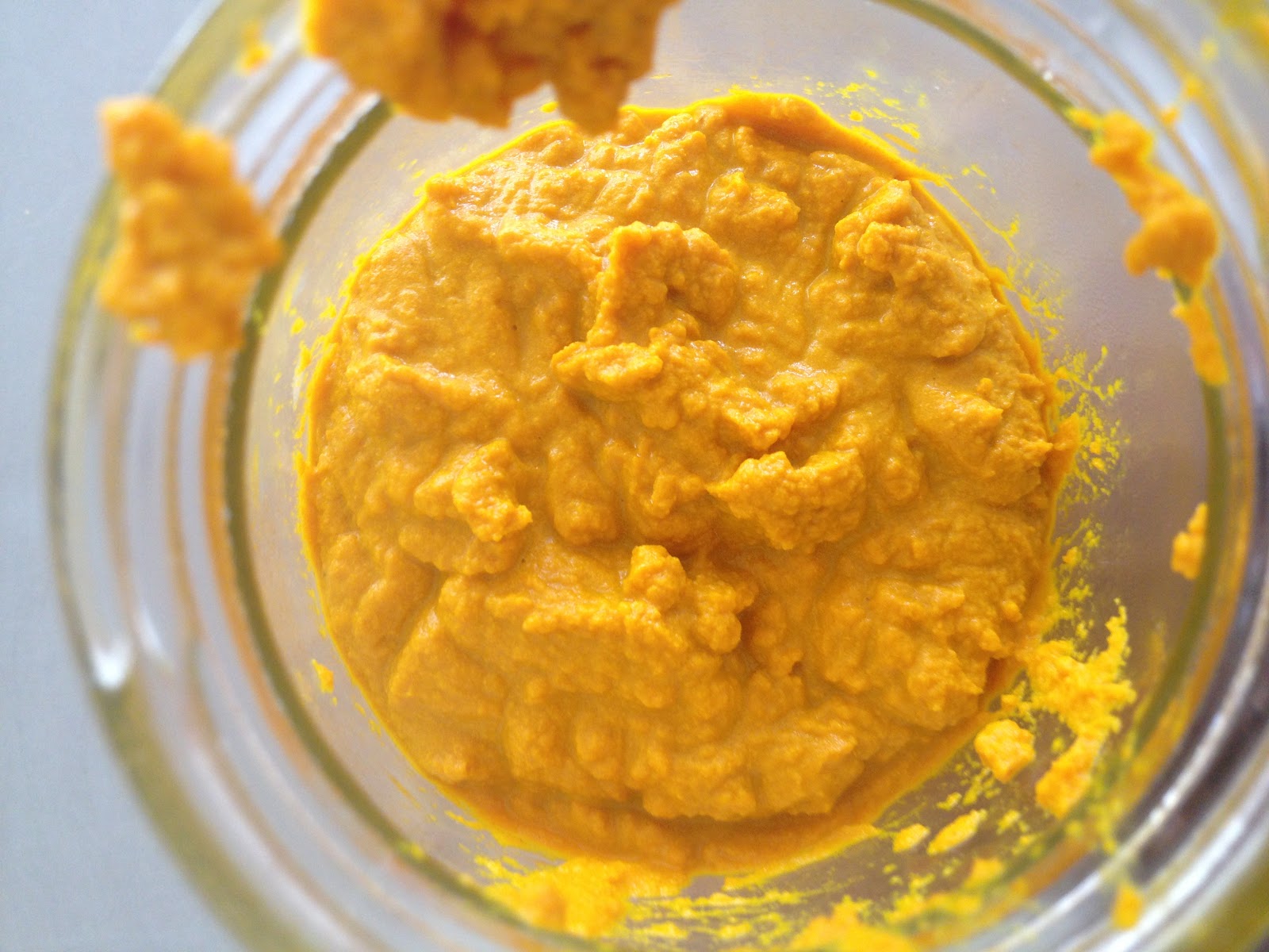 Le Wolfe Magique Beauty update Turmeric & Coffee face mask