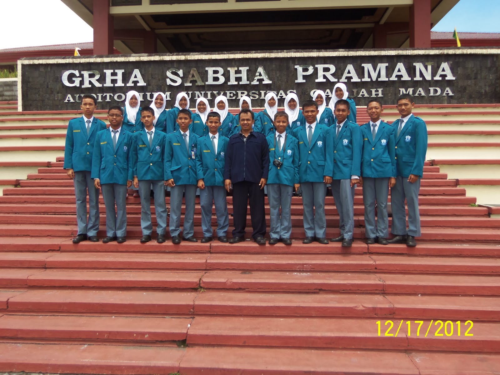 Angkatan 5 MAN INSAN CENDEKIA JAMBI The Rainbow Story