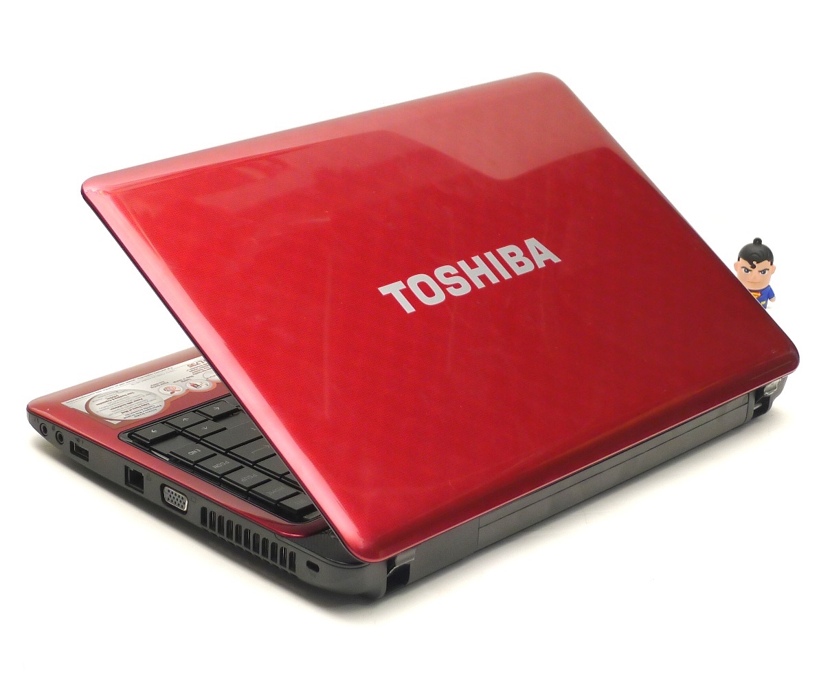 Qosmio f60-10. Тошиба космио ноутбук. Ноутбук тошиба сателлит серый. Toshiba satellite core i5. Toshiba c70d.