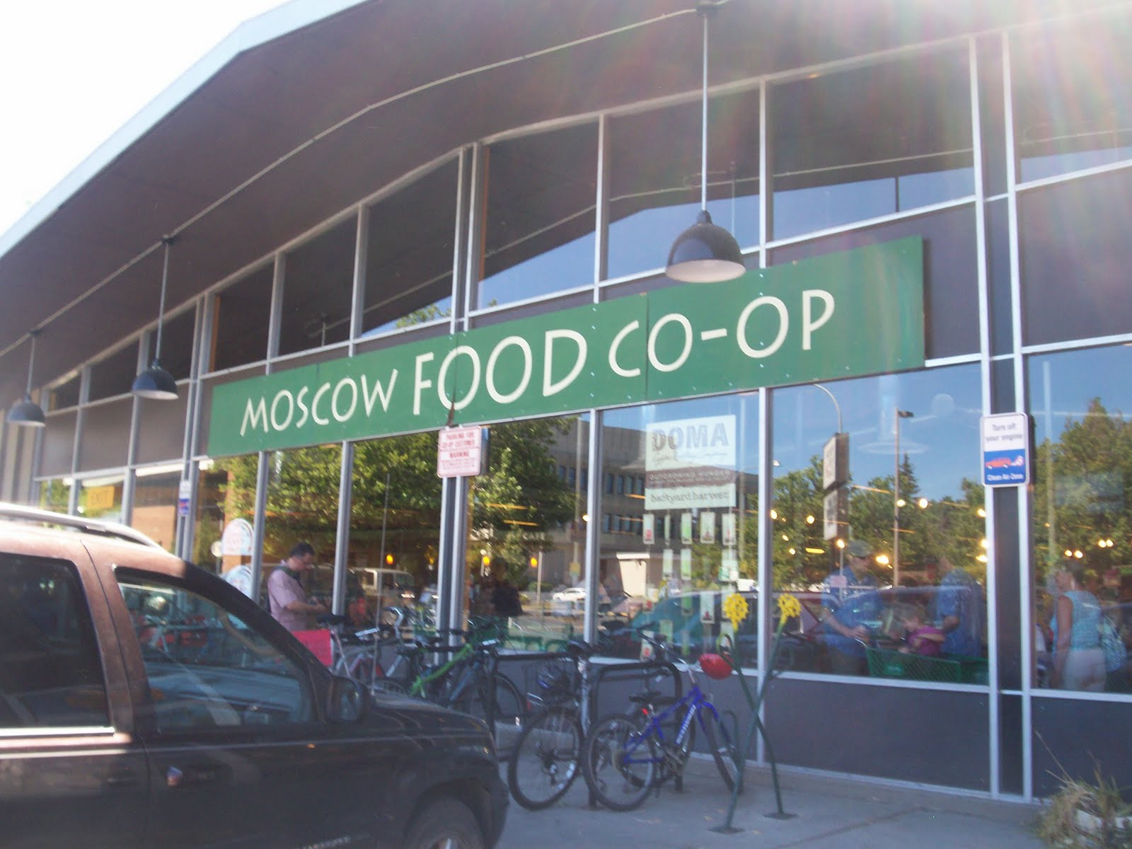 Tripping around Washington Hanging out in downtown Moscow ID