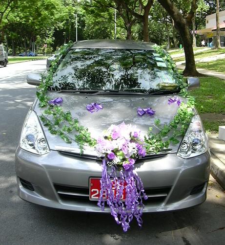 Wedding car decorations add a lovely finishing touch to your wedding vehicle