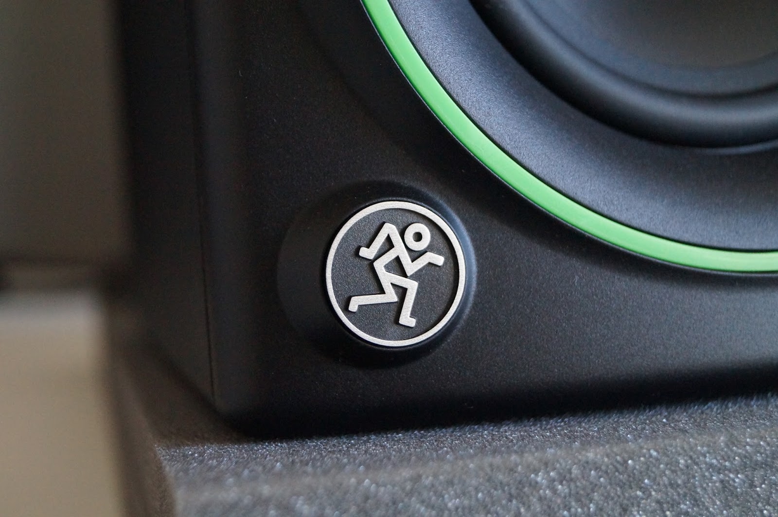 edifier r1700bt dimensions