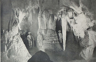 Krone, numa caverna em Iporanga Ricardo Krone, o descobridor das cavernas do Vale do Ribeira